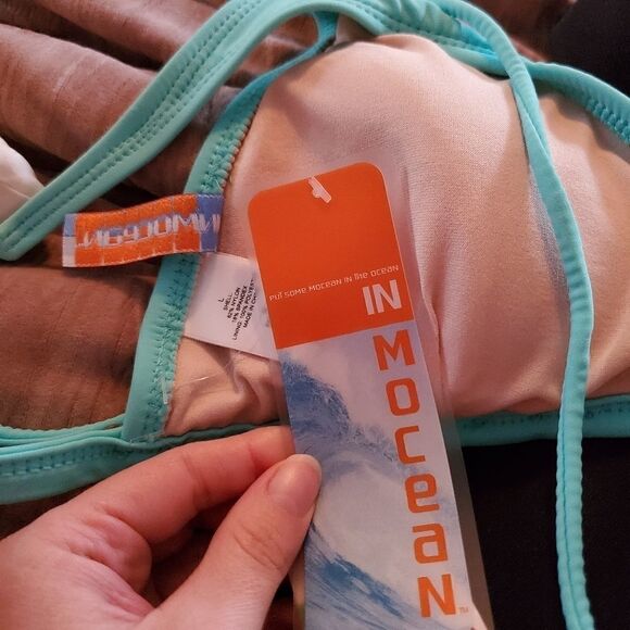 In Mocean Ladies Size Large Teal Pucca Shell Triangle Bikini Top - Picture 3 of 3